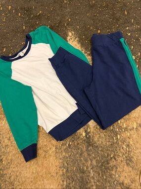 JCrew Three-Color Raglan Sweatshirt and Navy Joggers - Green, White, Navy m/l